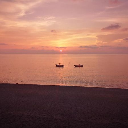Camping B&B Gioiosa Джойоза Мареа Екстериор снимка