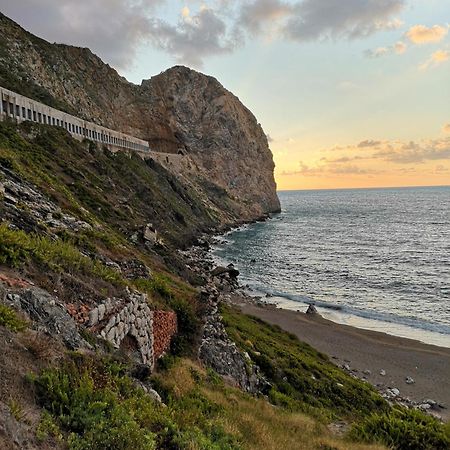 Camping B&B Gioiosa Джойоза Мареа Екстериор снимка