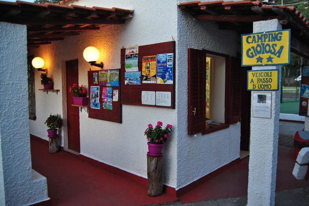 Camping B&B Gioiosa Джойоза Мареа Екстериор снимка