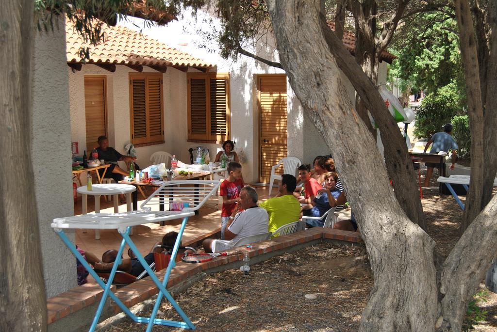 Camping B&B Gioiosa Джойоза Мареа Екстериор снимка