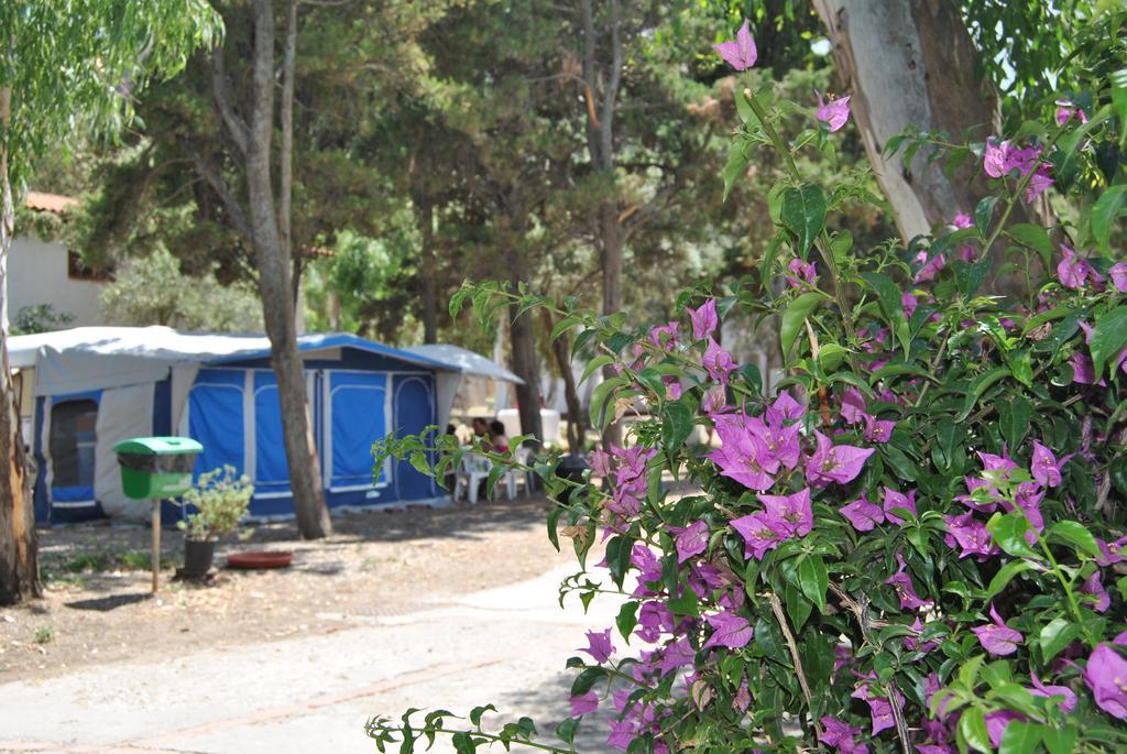 Camping B&B Gioiosa Джойоза Мареа Екстериор снимка