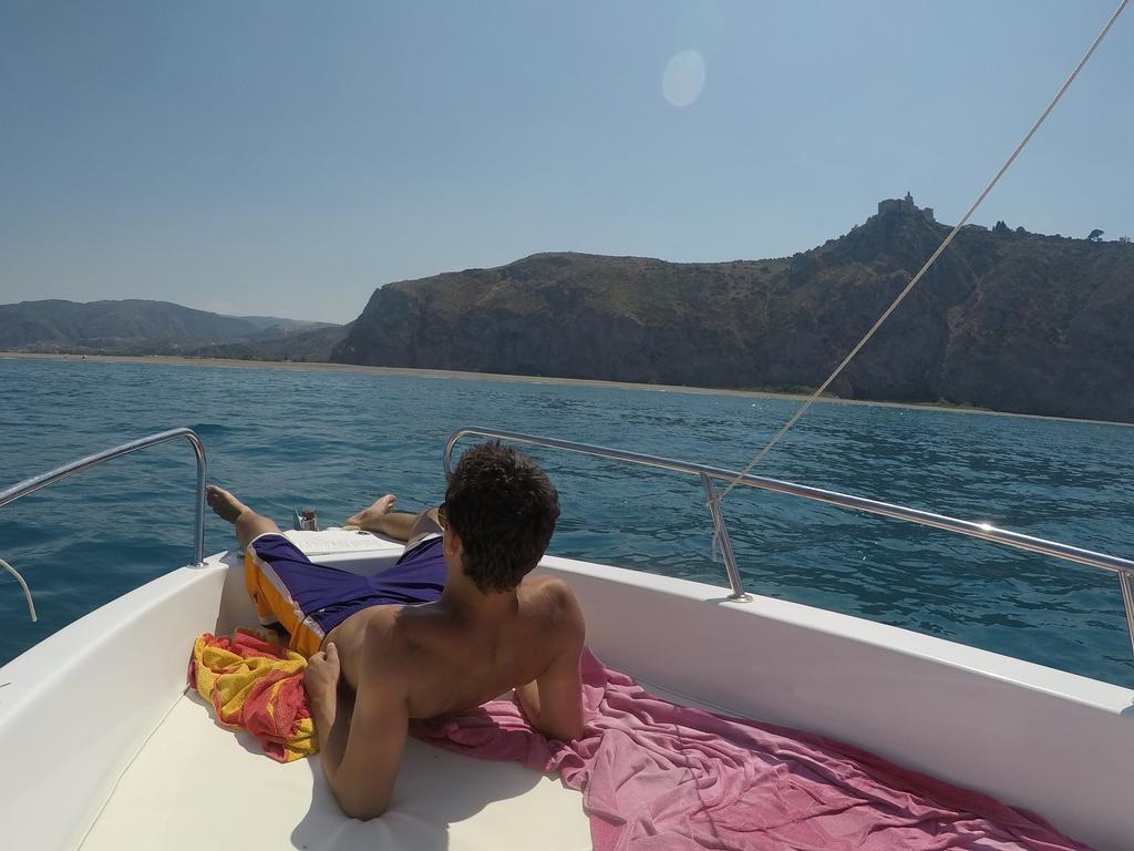 Camping B&B Gioiosa Джойоза Мареа Екстериор снимка