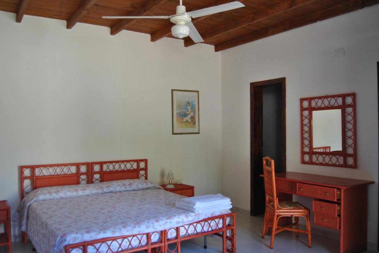 Camping B&B Gioiosa Джойоза Мареа Екстериор снимка