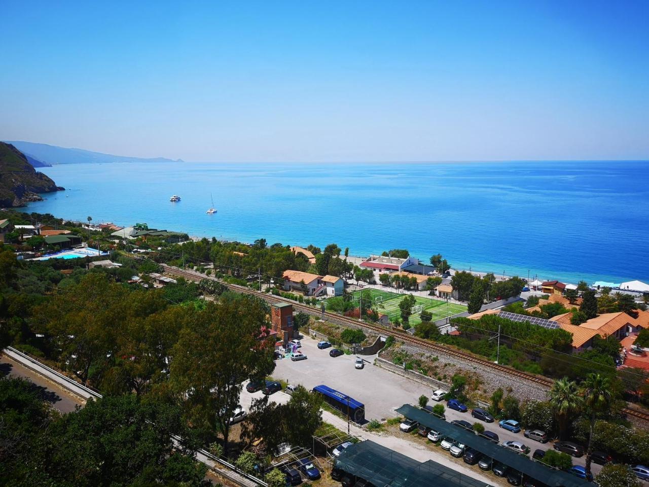 Camping B&B Gioiosa Джойоза Мареа Екстериор снимка