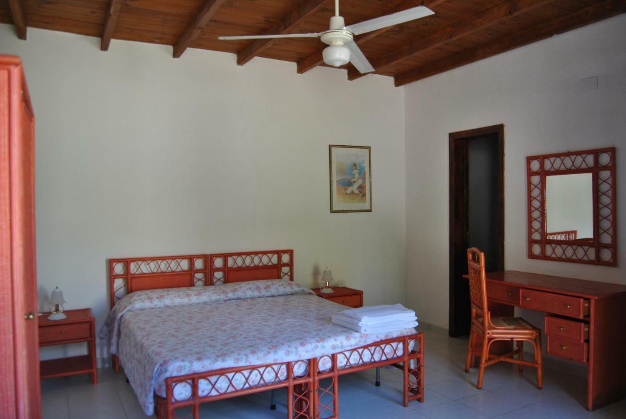Camping B&B Gioiosa Джойоза Мареа Екстериор снимка